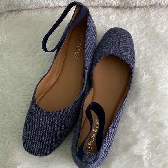 AEROSOLES Shoes - Aerosoles Women's Spearmint Ballet Flat denim with ankle elastic strap. Size 9.5